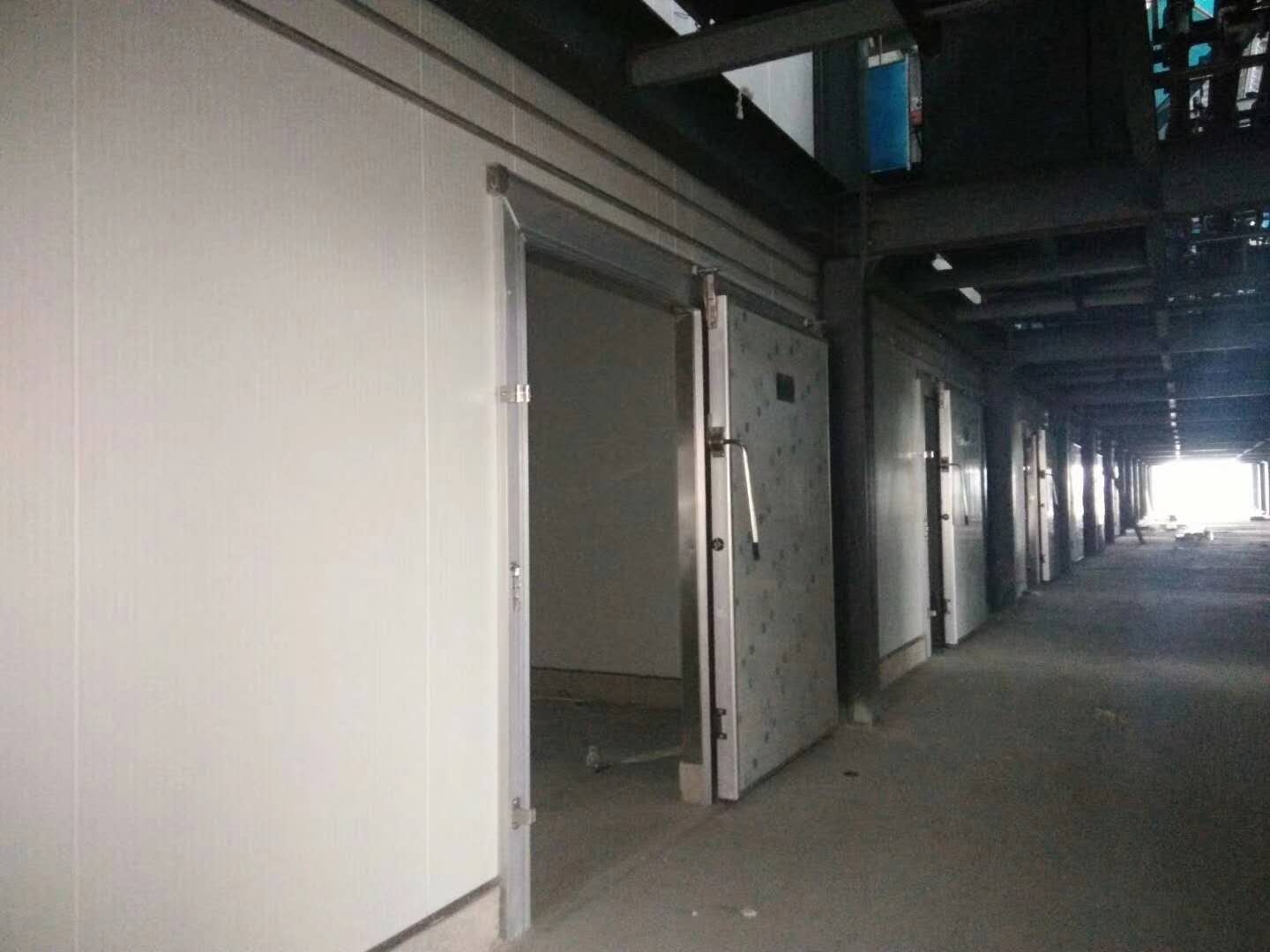 10�����r���